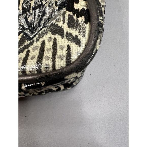 Sakroots Black & Cream Travel Case Hanging Toiletry Bag - Picture 9 of 10